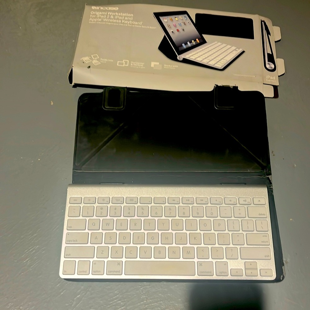 iPad wireless keyboard